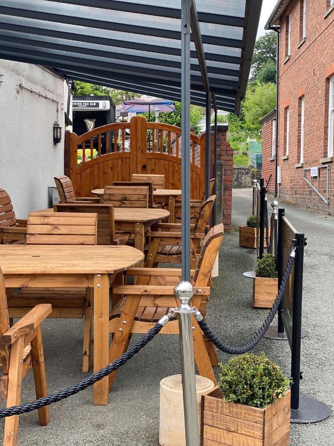 Old New Inn, Llanfyllin Ngoại thất bức ảnh